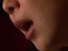 Två tjejer och en kille knulla medan andra titta på